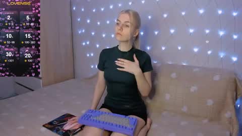 Your kitty online show from April 11, 4:21 pm