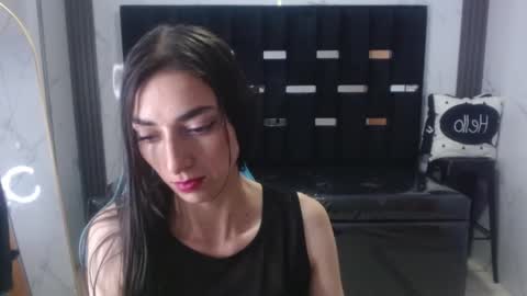 Snapshot of maily_a_ chatting on October 9, 3:21 am Maily online show from October 9, 3:21 am