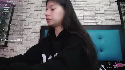 Snapshot of maily_can chatting on October 3, 1:05 pm MAILY CAN online show from October 3, 1:05 pm