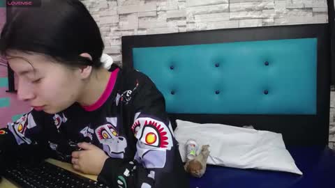 Snapshot of maily_can chatting on September 25, 1:10 pm MAILY CAN online show from September 25, 1:10 pm