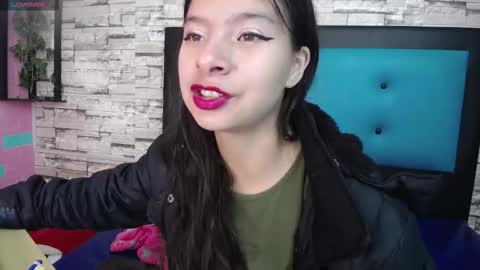 Snapshot of maily_can chatting on September 20, 1:31 pm MAILY CAN online show from September 20, 1:31 pm