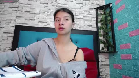 Snapshot of maily_can chatting on September 10, 1:44 pm MAILY CAN online show from September 10, 1:44 pm