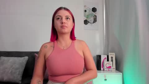 Mailyn online show from February 25, 6:06 pm