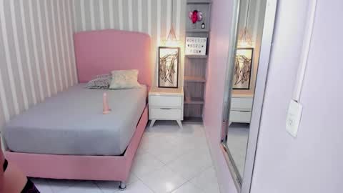 MAIRA online show from November 21, 8:00 pm