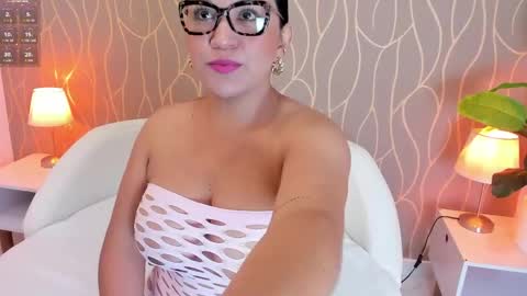 Maria  conexion 1030 pm to 5 am colombia online show from May 23, 4:22 am