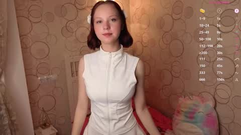 Snapshot of maisiemiller chatting on October 15, 5:59 pm Maisie online show from October 15, 5:59 pm