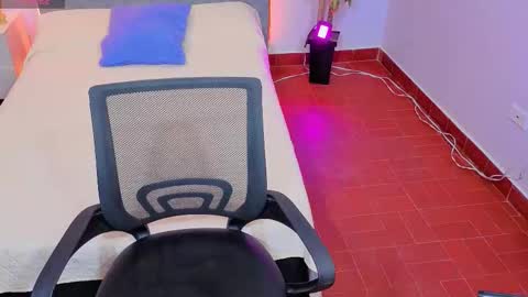 MAITE STONE1 online show from January 16, 4:52 am