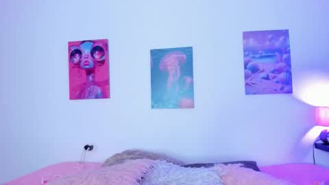 mai  online show from October 20, 6:55 pm