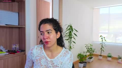  Lauu online show from June 4, 6:45 pm