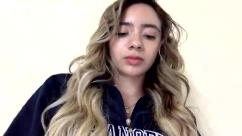 majo_gomezz online show from March 30, 11:15 pm