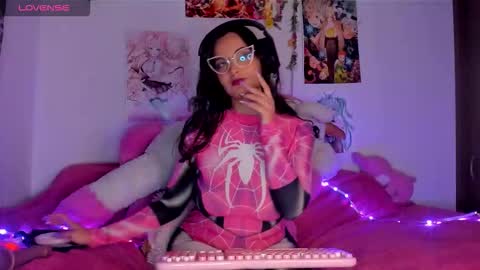 Maki Sins online show from October 16, 6:05 am