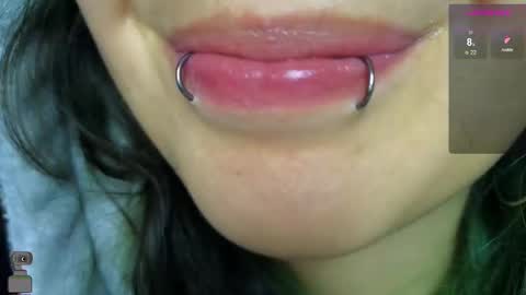 Snapshot of malicia_witch_ chatting on March 8, 3:05 am Mar  Alicia     Rosie  v A L I C I A W I T C -  Meg Cherie online show from March 8, 3:05 am