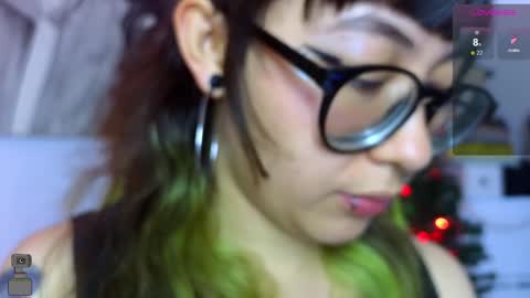Snapshot of malicia_witch_ chatting on December 30, 9:08 pm Mar  Alicia     Rosie  v A L I C I A W I T C -  Meg Cherie online show from December 30, 9:08 pm