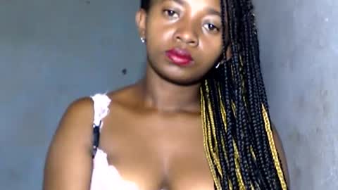 Snapshot of malinah01 chatting on January 7, 2:19 pm malinah01 online show from January 7, 2:19 pm