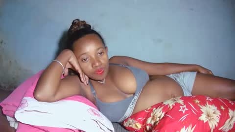 Snapshot of malinah01 chatting on September 30, 11:49 am malinah01 online show from September 30, 11:49 am