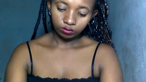 Snapshot of malinah01 chatting on December 14, 3:47 pm malinah01 online show from December 14, 3:47 pm