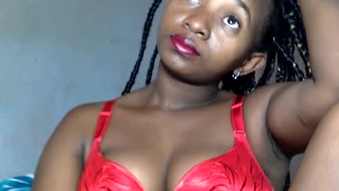 Snapshot of malinah01 chatting on December 12, 11:18 am malinah01 online show from December 12, 11:18 am