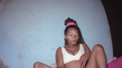 Snapshot of malinah01 chatting on September 27, 8:54 am malinah01 online show from September 27, 8:54 am