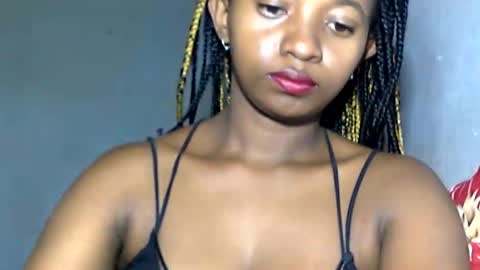 Snapshot of malinah01 chatting on January 6, 2:03 pm malinah01 online show from January 6, 2:03 pm