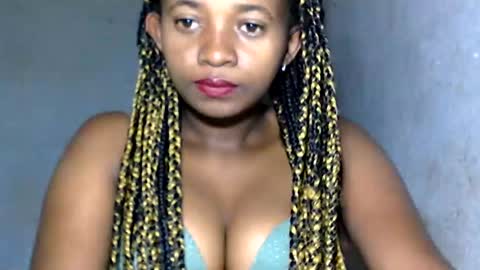 Snapshot of malinah01 chatting on January 19, 3:39 am malinah01 online show from January 19, 3:39 am