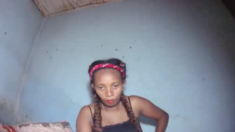 Snapshot of malinah01 chatting on September 16, 2:14 pm malinah01 online show from September 16, 2:14 pm