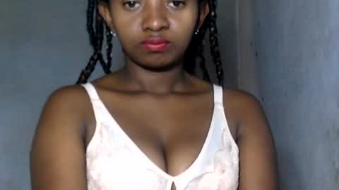 Snapshot of malinah01 chatting on December 19, 4:34 am malinah01 online show from December 19, 4:34 am