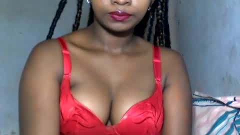 Snapshot of malinah01 chatting on December 15, 3:56 am malinah01 online show from December 15, 3:56 am