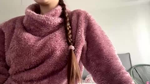 Snapshot of malinka_sweet19 chatting on October 19, 7:21 am malinka_sweet19 online show from October 19, 7:21 am