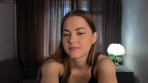 Mia online show from June 7, 4:08 am