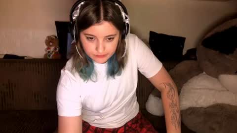 malliedains online show from July 29, 8:47 am