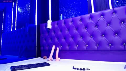 Malory online show from February 19, 2:33 am