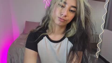 Malory  online show from November 15, 7:04 pm