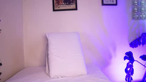 Snapshot of mandy_l33_ chatting on October 6, 6:02 pm mandy_l33_ online show from October 6, 6:02 pm
