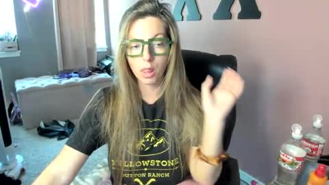 MandyBabyXXX online show from July 18, 12:25 am