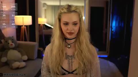 Amelie online show from July 15, 9:30 pm