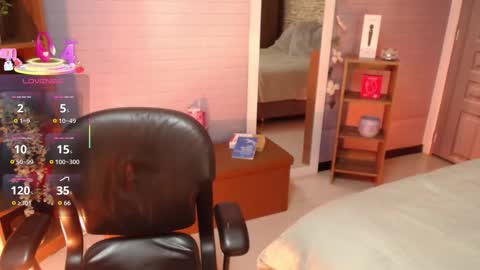 Snapshot of manue_bela chatting on October 1, 11:26 am Angela online show from October 1, 11:26 am
