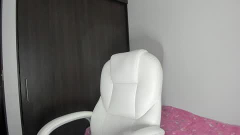 Snapshot of manuela_anderson chatting on January 25, 11:35 am MANUELA online show from January 25, 11:35 am