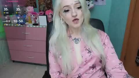 Manuela online show from June 17, 9:16 pm