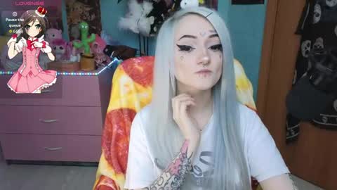 Manuela online show from April 22, 9:12 pm
