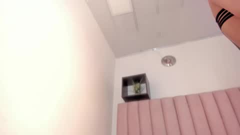 manu 3 online show from October 6, 3:34 am