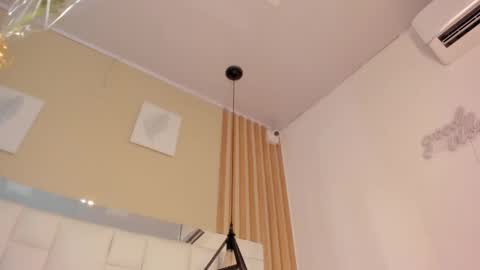 manu 3 online show from March 8, 7:18 pm