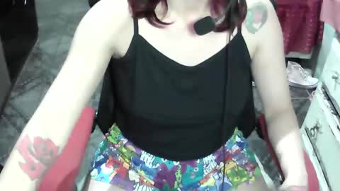 Snapshot of manuescarlate13 chatting on October 27, 2:07 am Manu Escarlate online show from October 27, 2:07 am