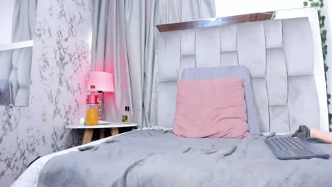 Snapshot of maraa_x chatting on October 1, 8:25 pm maraa_x online show from October 1, 8:25 pm