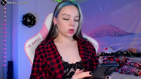 Snapshot of marceline_red chatting on December 10, 3:12 pm Lady Marceline online show from December 10, 3:12 pm