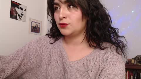 Snapshot of marceline_uu chatting on February 22, 4:59 pm M A R C I online show from February 22, 4:59 pm