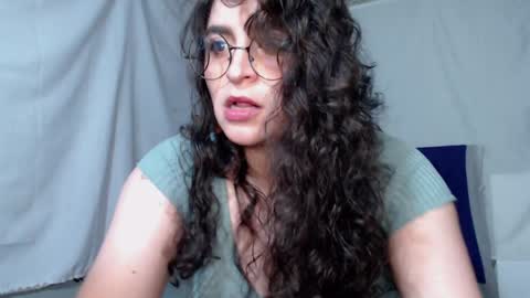 Snapshot of marceline_uu chatting on December 6, 7:44 pm M A R C I online show from December 6, 7:44 pm