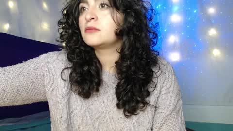 Snapshot of marceline_uu chatting on December 21, 6:11 pm M A R C I online show from December 21, 6:11 pm