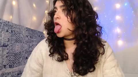 Snapshot of marceline_uu chatting on January 9, 8:22 pm M A R C I online show from January 9, 8:22 pm