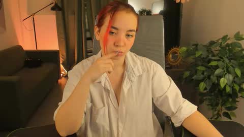 MarcelineChi online show from December 17, 8:40 am