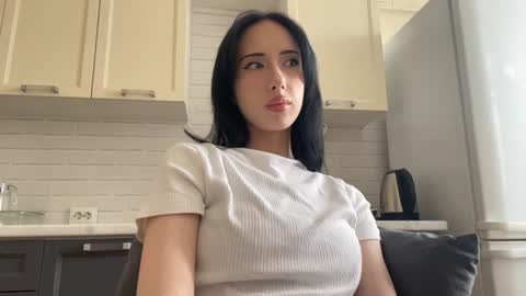 Isabella online show from July 19, 1:46 pm